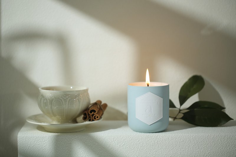 adorable erli small bed sheet handmade aromatherapy candle 235g natural Wax original formula - เทียน/เชิงเทียน - ขี้ผึ้ง 