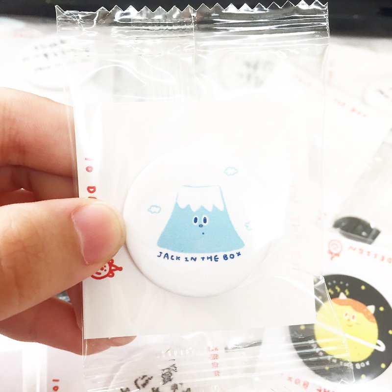 Mount Fuji blue badge - Badges & Pins - Plastic White