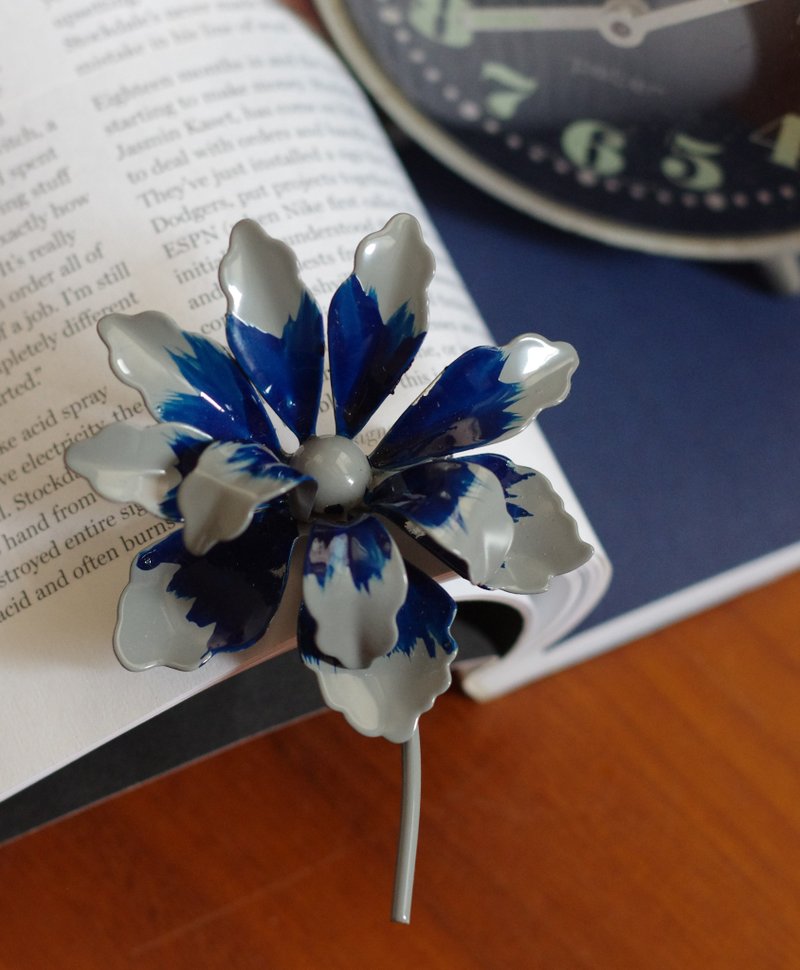 古董Vintage古著 灰藍立體琺瑯花別針胸針 B1847 - 胸針 - 其他金屬 銀色
