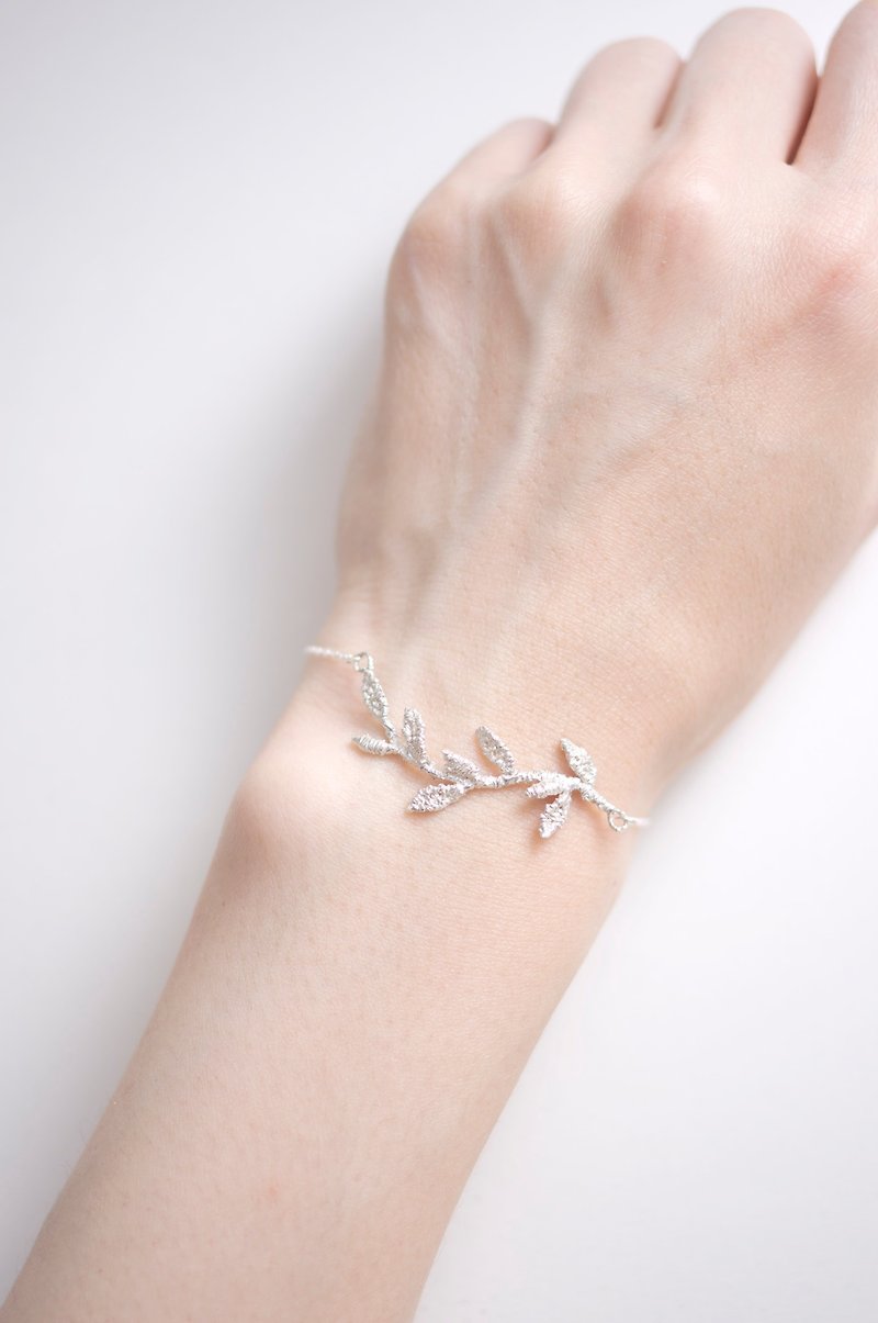 蕾絲葉子造型手鍊 手作925純銀 - 手鍊/手環 - 純銀 銀色