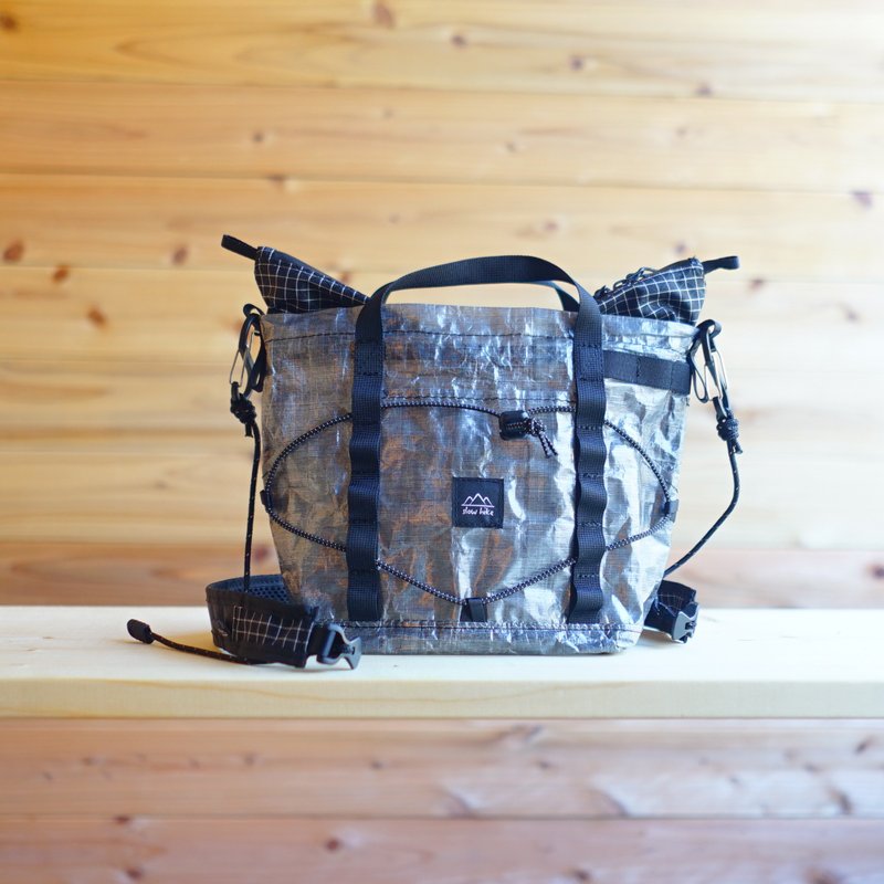 Black [Chibi Hiker Sacoche・S] / Mountaineering, hiking, camping, festivals, outdoor, shoulder bag, tote bag, slowhike, waterproof, lightweight - กระเป๋าแมสเซนเจอร์ - วัสดุอีโค สีดำ