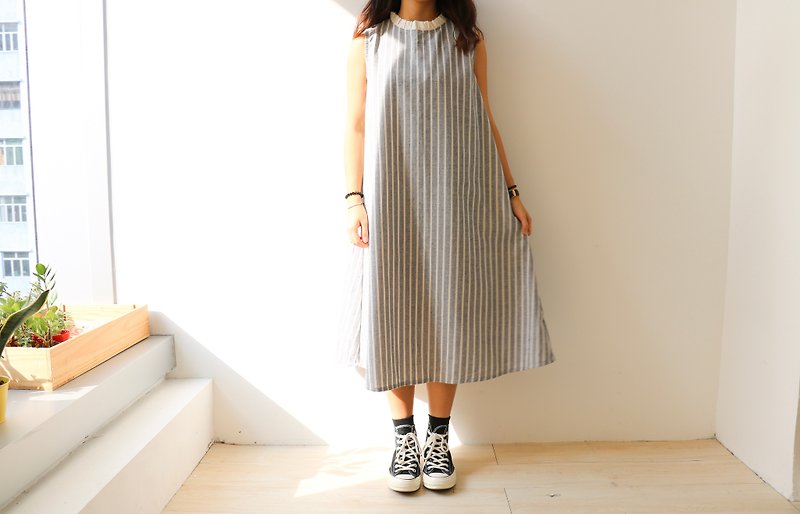 Homemade / flower collar striped dress - ชุดเดรส - ผ้าฝ้าย/ผ้าลินิน สีเทา