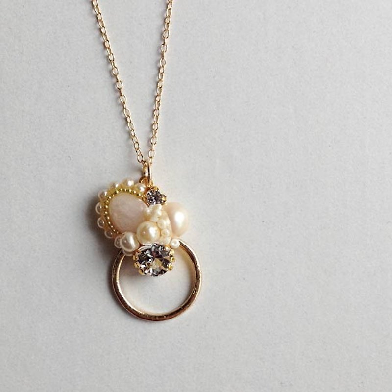 14kgf morganite and vintage pearl hoop collage bijou necklace [ii-504] - สร้อยคอ - เครื่องเพชรพลอย สึชมพู
