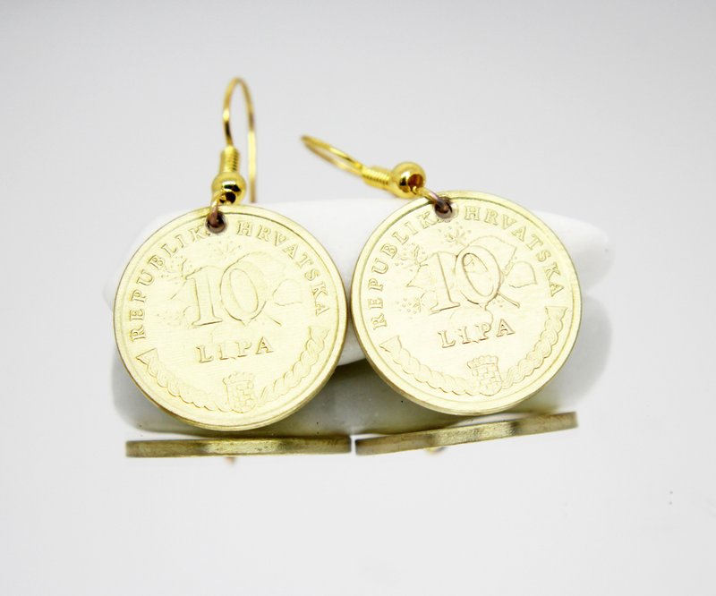 Tiny Coin Earrings Ancient Coin Jewelry Mini Coin Earrings Coin Drop Earrings - 耳環/耳夾/耳骨夾 - 其他金屬 