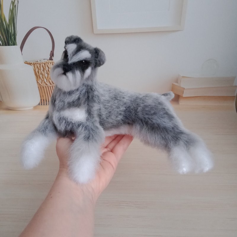 Available Miniature custom realistic crochet Schnauzer on a banch - ตุ๊กตา - วัสดุอีโค สีเทา