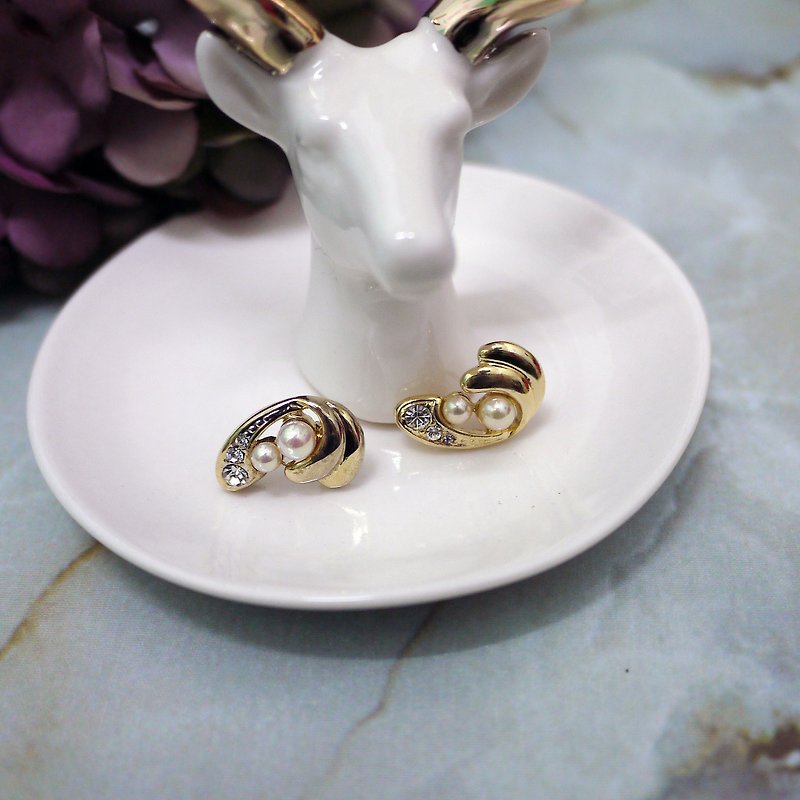 Vintage delicate and elegant earrings (stylus) - Earrings & Clip-ons - Other Metals Gold