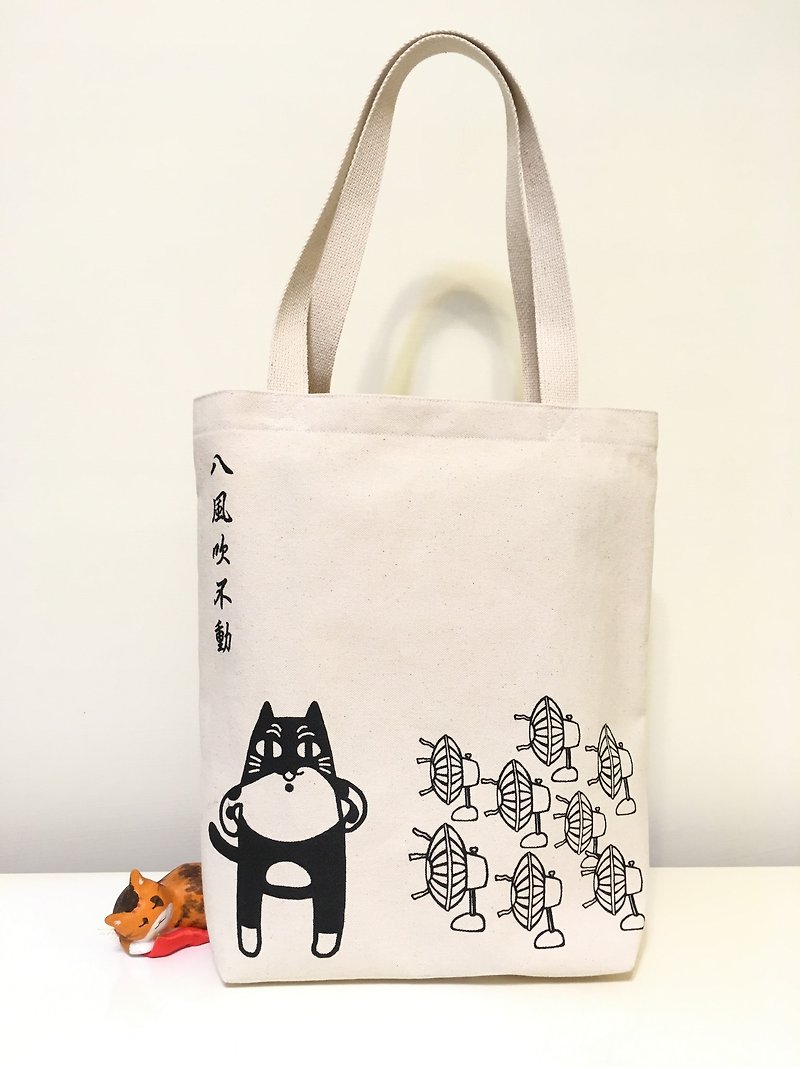 (New work) Cat Zen ‧ Eight Winds Can’t Move Canvas Bag - Messenger Bags & Sling Bags - Cotton & Hemp Khaki