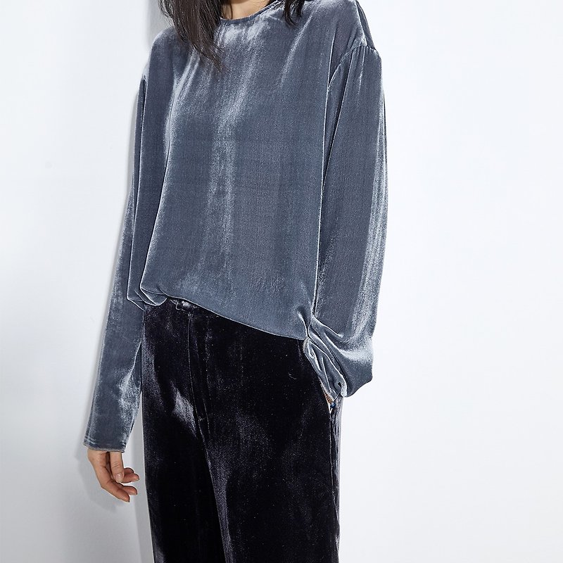 GAOGUO original design gray silk velvet crew neck long-sleeved shirt - Women's Shirts - Silk Gray