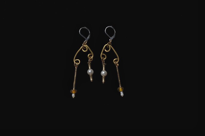Long Bijoux Mmxxiii Crotalia R / Roman Asymmetrical Dangle Earrings - ต่างหู - แก้ว 