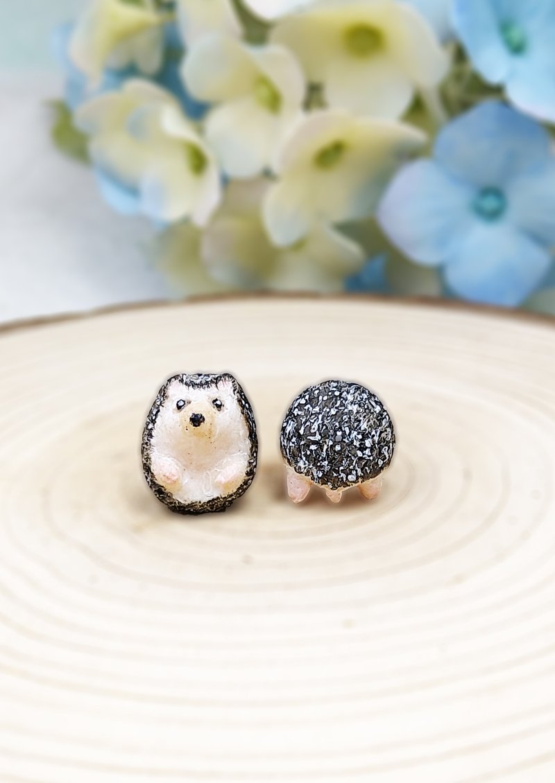 Hedgehog Earrings -Hedgehog Stud Earrings - ต่างหู - ดินเหนียว 