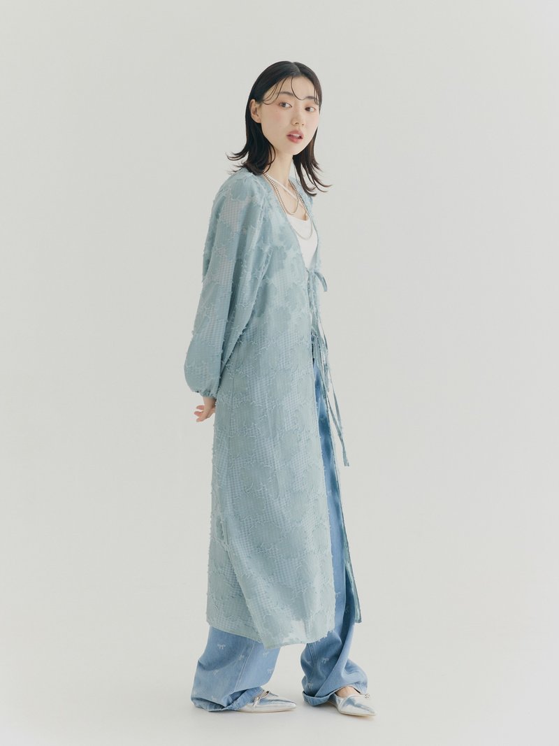 SEQUI HIBI 透膚花紋泡泡袖綁帶罩衫－淺藍色 - 洋裝/連身裙 - 聚酯纖維 藍色