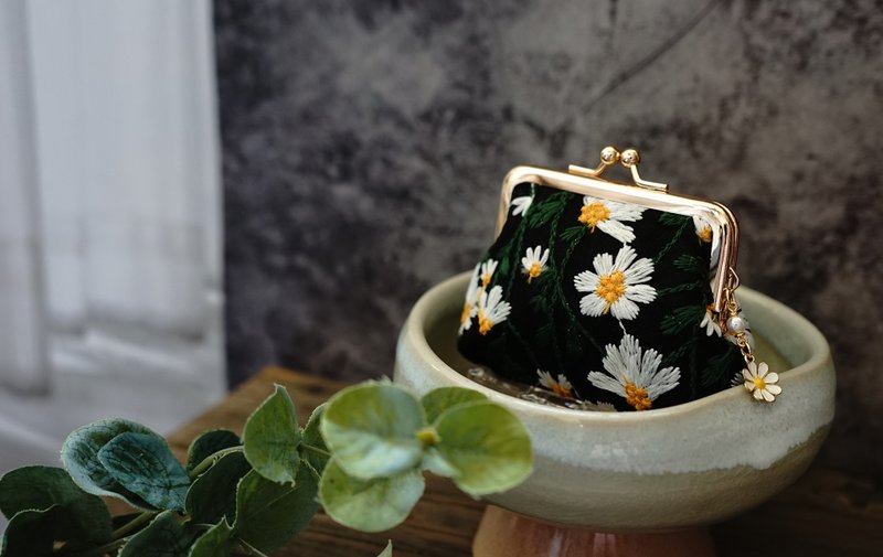 【京都奈口金包】小花刺繡方形小口金包/零錢包/刺繡 - 零錢包/小錢包 - 棉．麻 