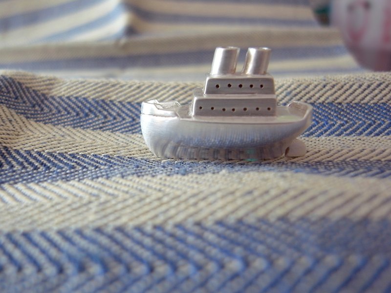 Silver Vintage Ocean Liner--Sterling Silver--Pendant Necklace with Wax Rope - Necklaces - Silver Gray
