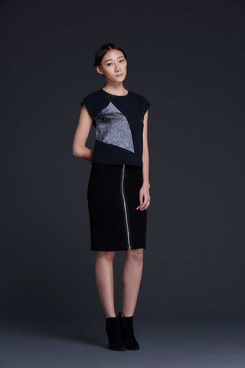 Two-dimensional space - black - Skirts - Other Materials Black