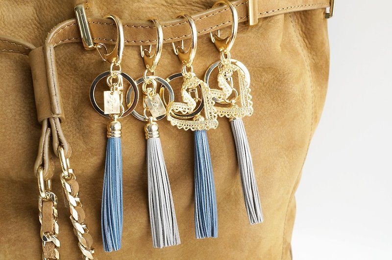 Leather Tassel Key Holder -Laced Heart- - 鑰匙圈/鎖匙扣 - 其他金屬 金色