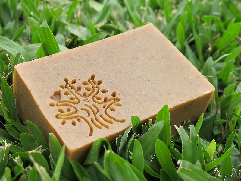 艾草豆乳皂 - 肥皂/手工皂 - 植物．花 金色