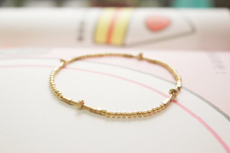 Brass bracelet 0340-little different - สร้อยข้อมือ - ทองแดงทองเหลือง สีทอง