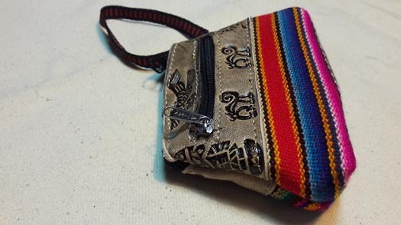 Double zipper wallet in colorful textured leather trim - กระเป๋าสตางค์ - วัสดุอื่นๆ หลากหลายสี