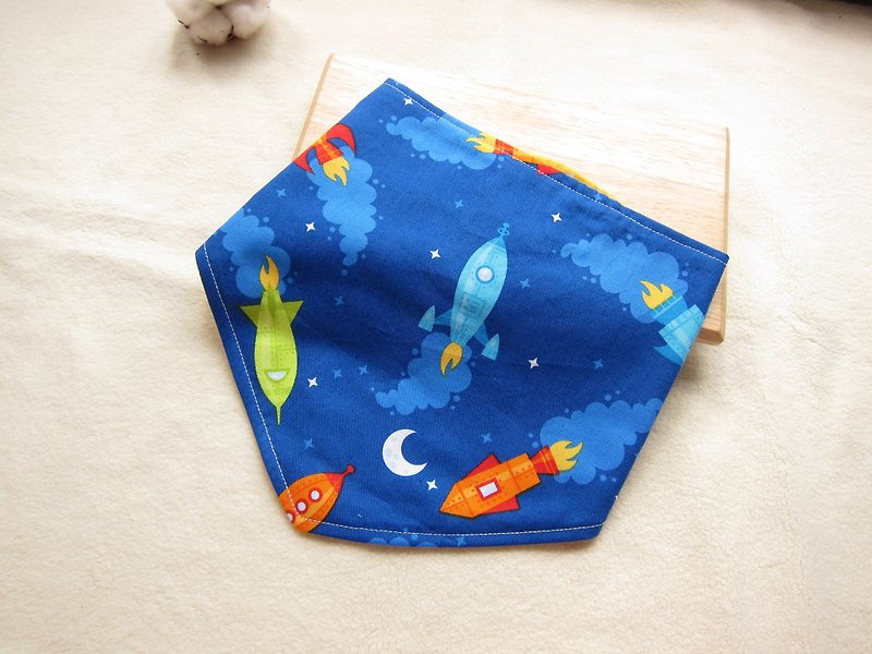 Fly to outer space shuttle - cotton bandage baby, bibs, scarves - ผ้ากันเปื้อน - วัสดุอื่นๆ สีน้ำเงิน