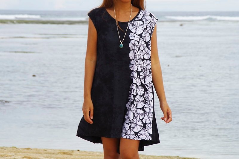 Shell pattern like a tie Sleeveless Dress <Black> - One Piece Dresses - Other Materials Black