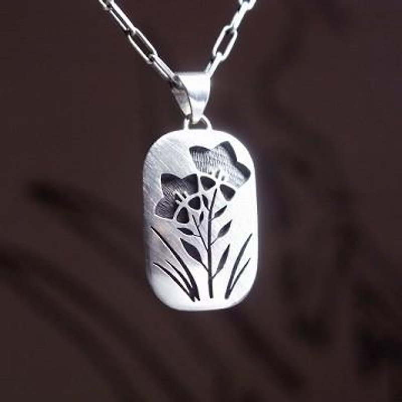 Bellflower overlay silver necklace - สร้อยคอ - โลหะ สีเงิน