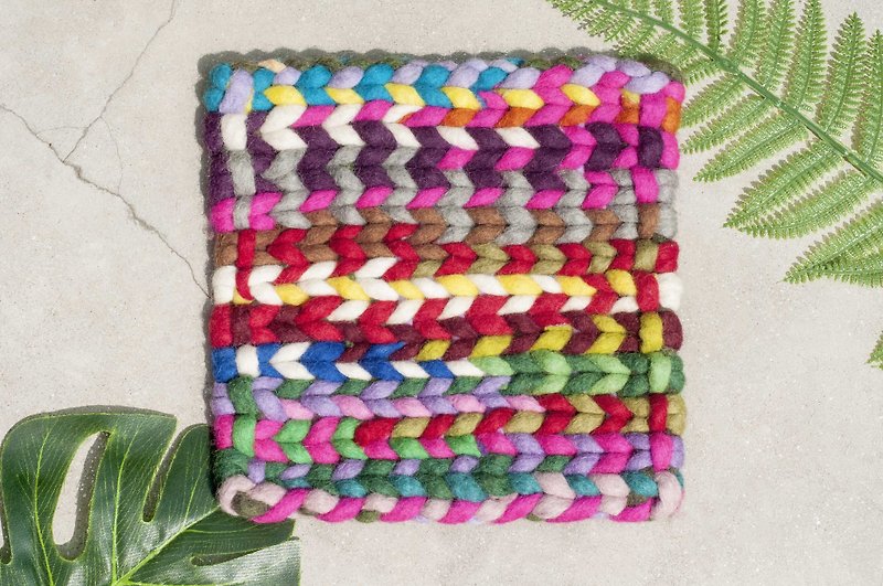 Birthday Gift Ethnic Forest Wool Felt Rainbow Placemat Heat Pad-Gradient Stripe Weaving - ผ้ารองโต๊ะ/ของตกแต่ง - ขนแกะ หลากหลายสี