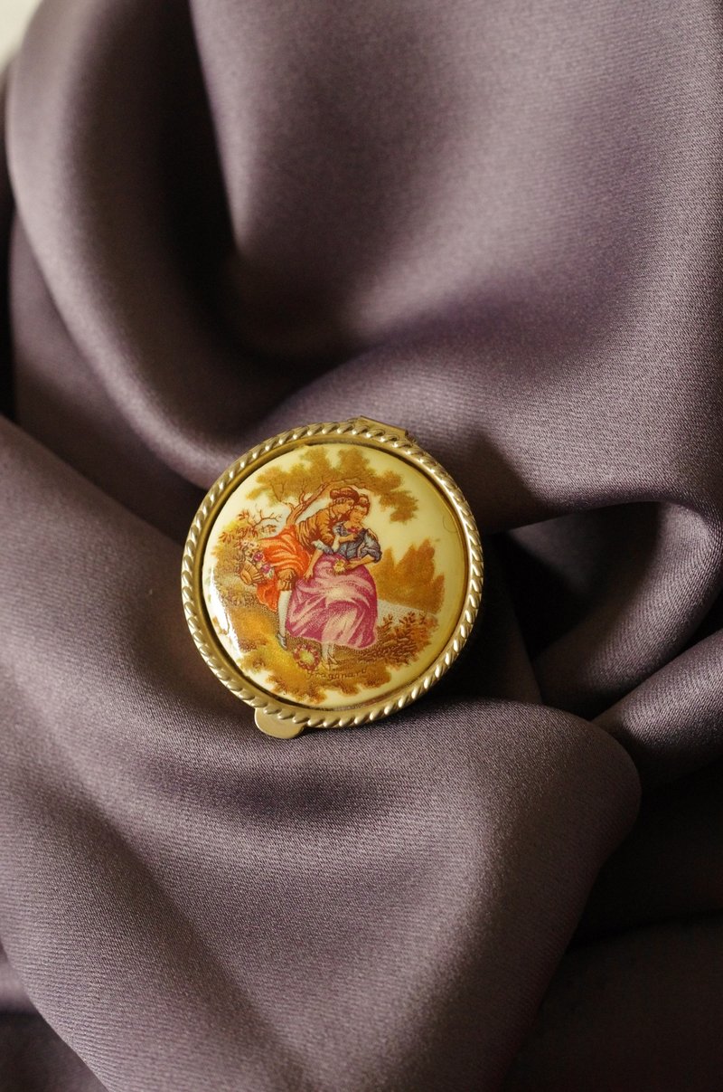 -古董陶瓷古典情侶紳士淑女圓形小藥盒 珠寶盒 W780 - 其他 - 其他金屬 金色