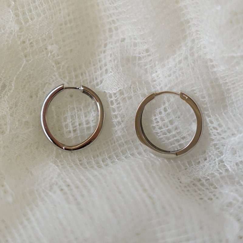 K18WG hoop pierced - Earrings & Clip-ons - Other Metals Silver