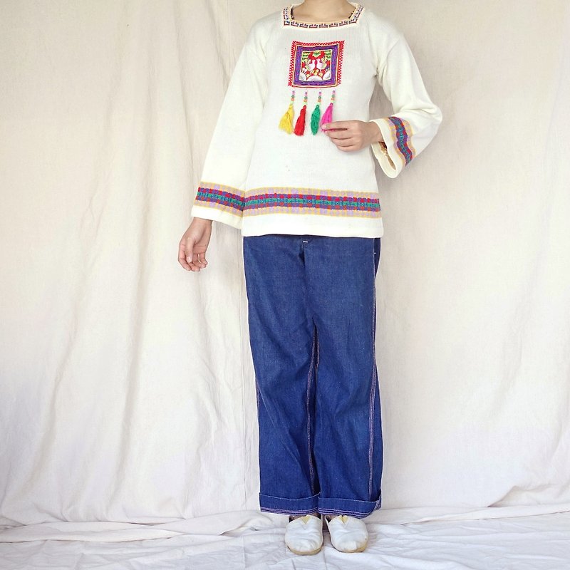 BajuTua / Vintage / 70's Oriental Style Embroidered Beige Wide Sleeve Sweater - สเวตเตอร์ผู้หญิง - เส้นใยสังเคราะห์ ขาว