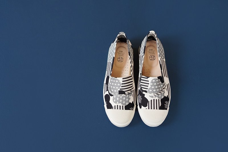 Slip-on casual shoes Flat Sneakers with Japanese fabrics Leather insole - รองเท้าลำลองผู้หญิง - ผ้าฝ้าย/ผ้าลินิน สีดำ