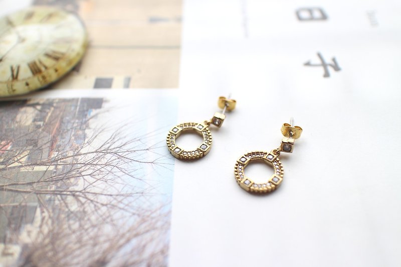 The cirlce- Zircon brass earrings - ต่างหู - โลหะ สีทอง