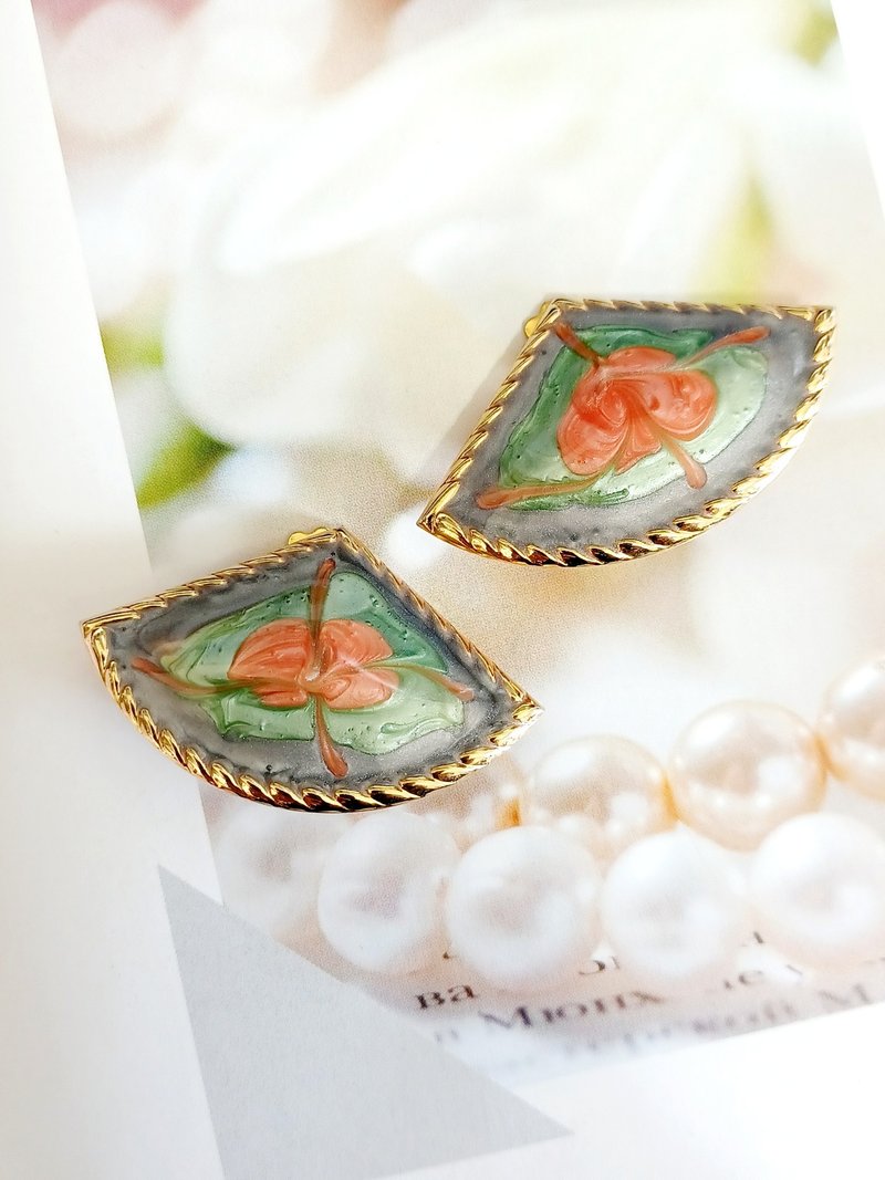 vintage jewelry  復古琺瑯彩色花卉圖騰 夾式耳環 - 耳環/耳夾/耳骨夾 - 其他金屬 