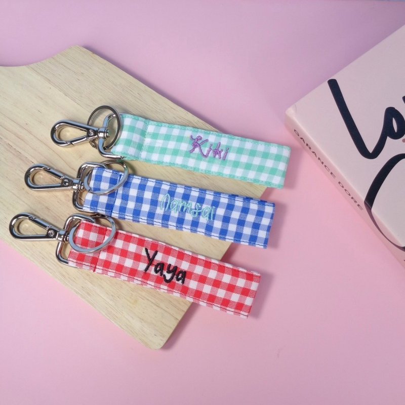 Personalized name ribbon keychain - 吊飾 - 繡線 