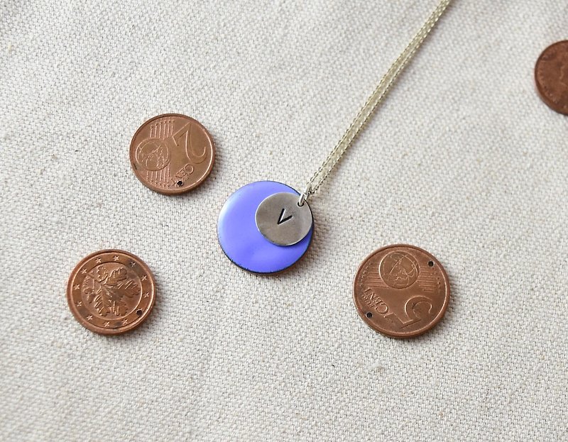 Euro copper coin / letter silver necklace / V - สร้อยคอ - โลหะ สีน้ำเงิน
