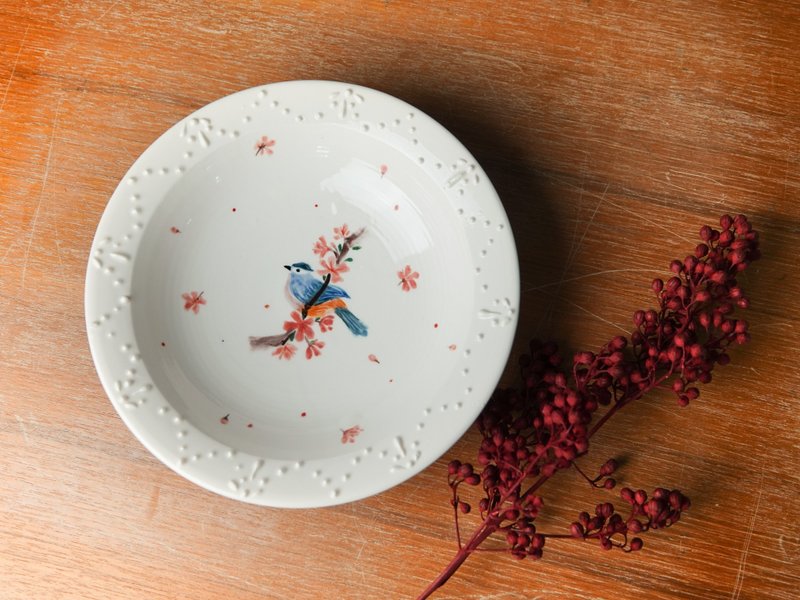 Station -*white ear thrush*handmade ceramic plate - จานและถาด - เครื่องลายคราม หลากหลายสี