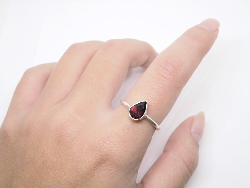 尼泊爾手工石榴石水滴活口純銀戒指 情人禮物 生日禮物 - 戒指 - 寶石 紅色