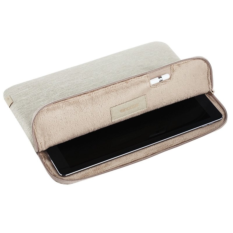 [INCASE] Slim Sleeve iPad Pro 12.9 吋 shockproof package with pen slot (khaki) - Tablet & Laptop Cases - Paper Khaki