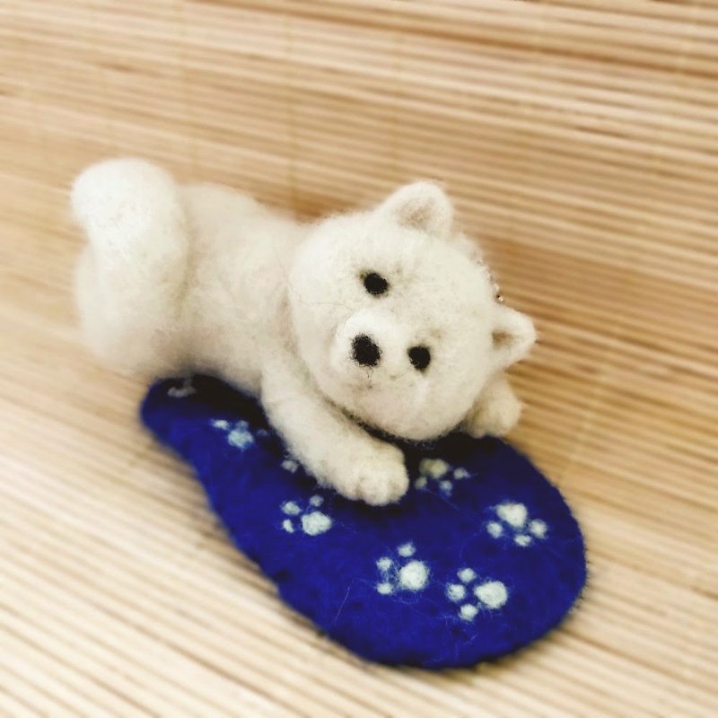 Wool Stuffed Dolls & Figurines White - Felt toy Samoyed dog. From natural sheep wool. The size  is about 4 inch.