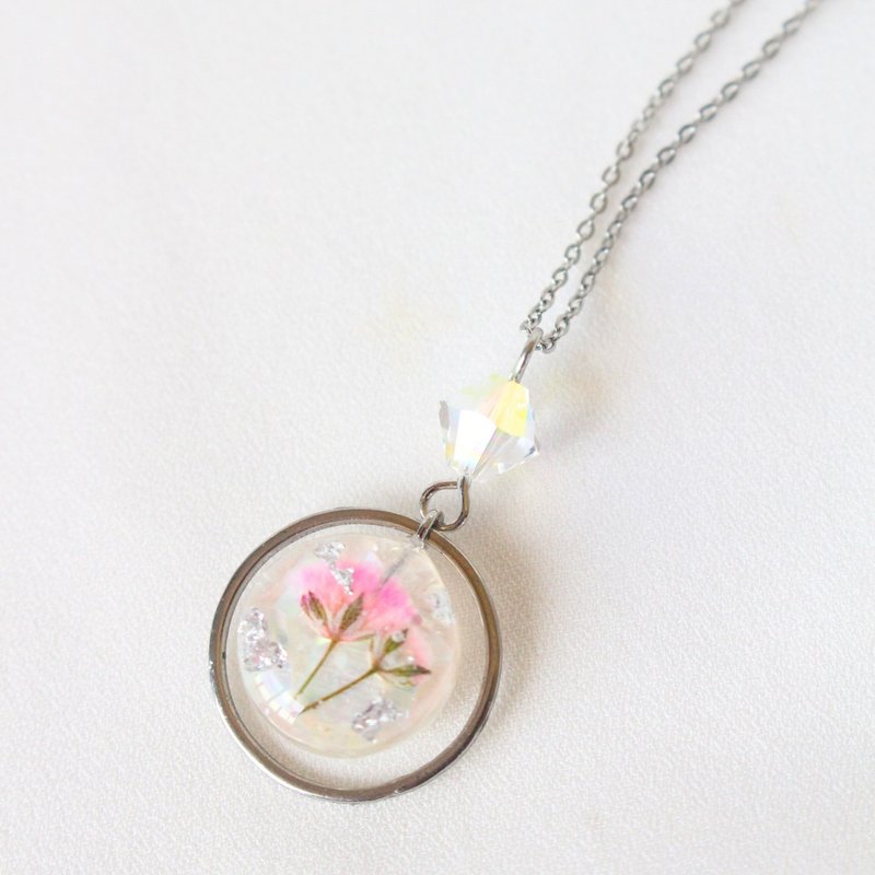 Pink flower necklace for those who like simplicity Can be used in the office Suitable for people with metal allergies - Necklaces - Plants & Flowers Silver