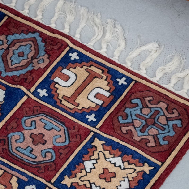 カシミヤ ウール刺繍入りカーペット 60x90 - ルービック キューブ / コーヒー - 絨毯・カーペット - ウール 多色