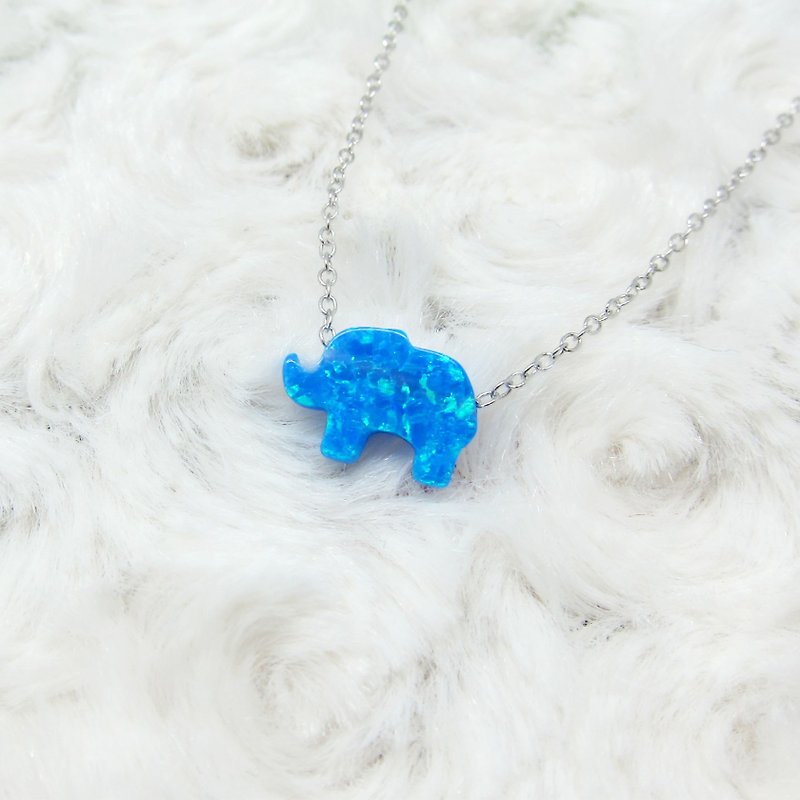 Elephant Pendant Clavicle Necklace Sterling Silver Choker Opalite Pendant - สร้อยคอ - กระดาษ สีน้ำเงิน