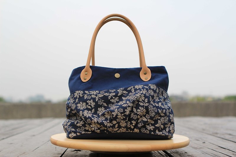 A portable candy bag - light brown handle elegant Milan flowers - Handbags & Totes - Cotton & Hemp 
