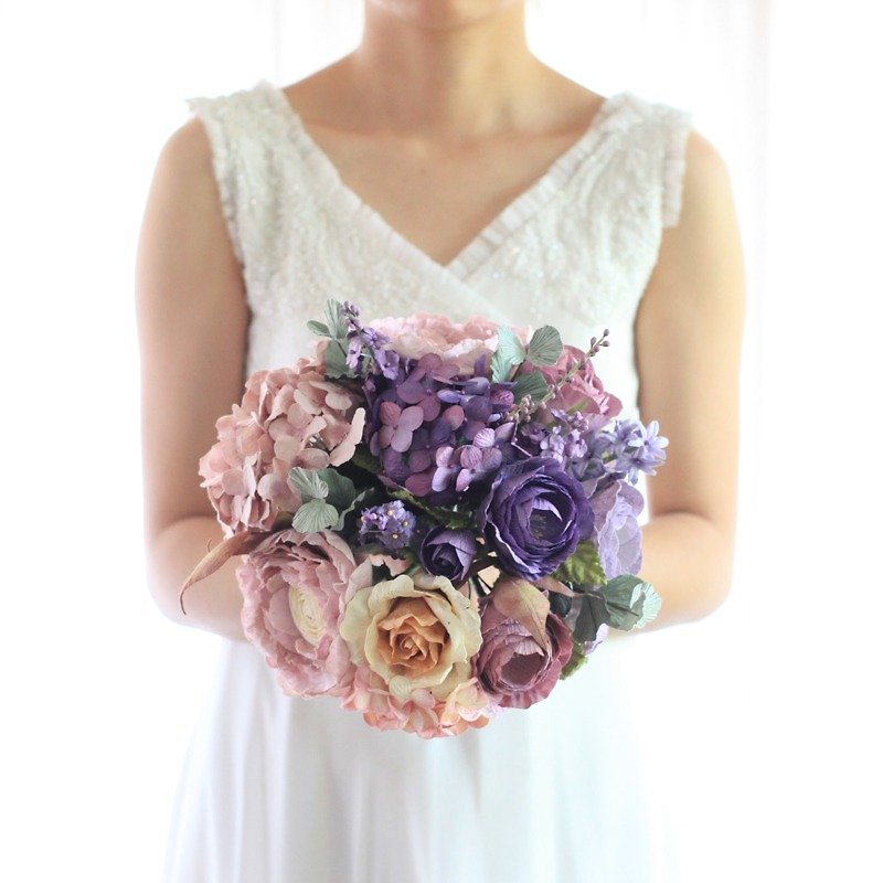 Vintage Voolet Bouquet Artificial Paper Flower Bridal Flower Bouquet with Wild Things - 木工/竹藝/紙雕 - 紙 紫色