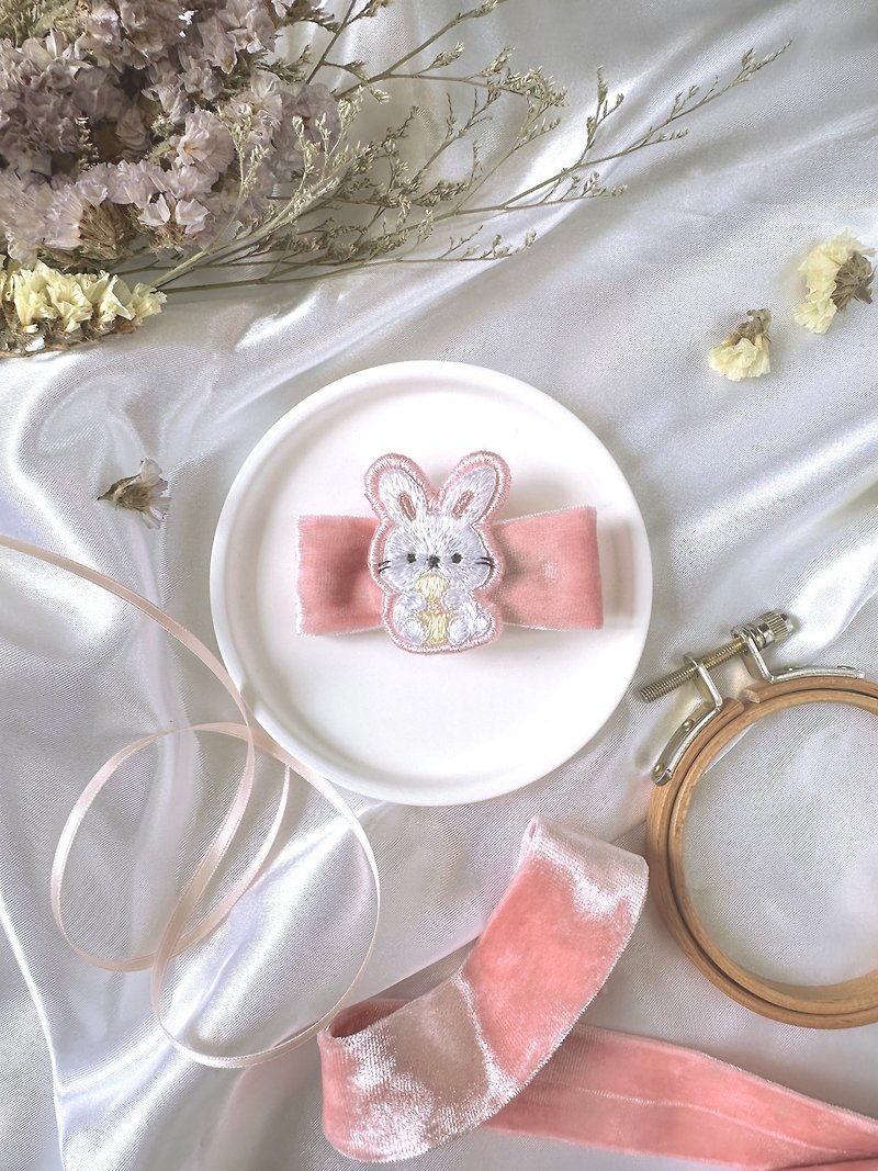 Easter embroidered bunny Korean velvet bow baby children's hair clip newborn - เครื่องประดับ - งานปัก สึชมพู