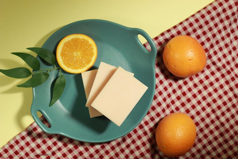 甜橙乳木豆奶皂 - 肥皂/手工皂 - 其他材質 橘色