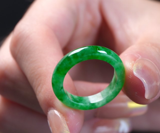 鮮やかなグリーン翡翠リング | 国際サイズ12号 | 天然ミャンマー産翡翠