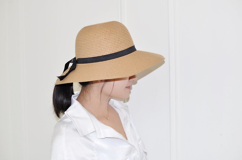 Flat 135 X Taiwan designer summer braided straw hat roll fold storage back owl embellishment - หมวก - เส้นใยสังเคราะห์ สีนำ้ตาล