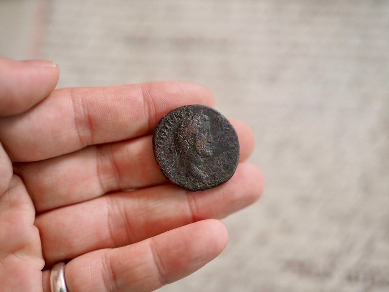 Early European Copper Coins - Emperor Antoninus Pius - ของวางตกแต่ง - โลหะ สีเงิน