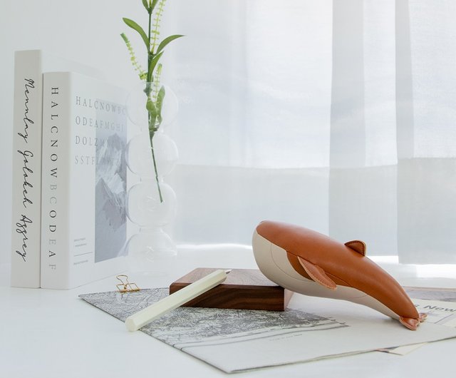 ペーパーウェイト】クジラ Whale Wave レザーアニマルオブジェ | 新築