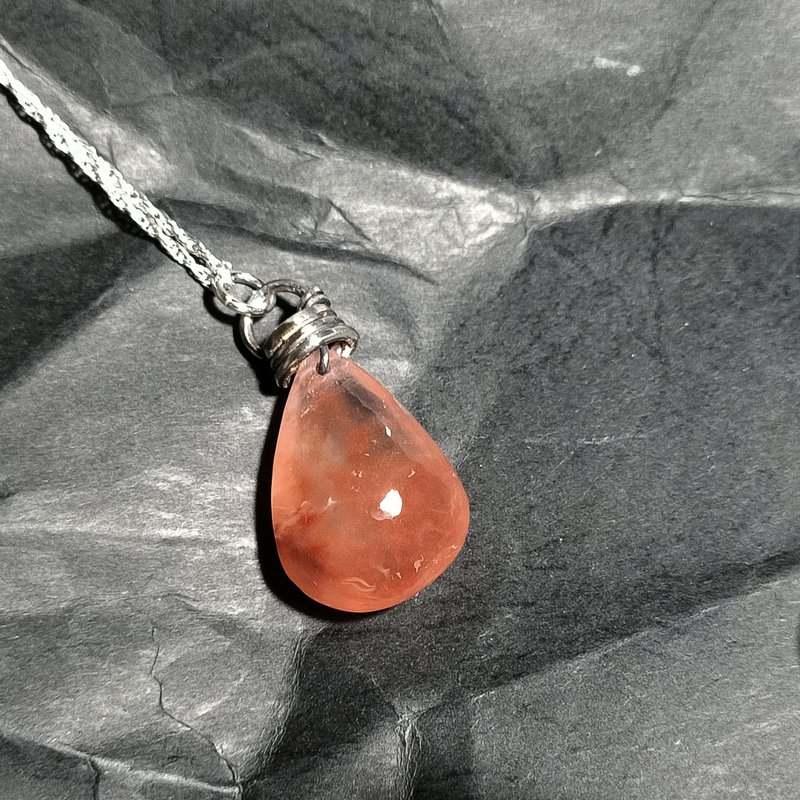 紅兔毛水晶銀吊墬 - 項鍊 - 水晶 紅色